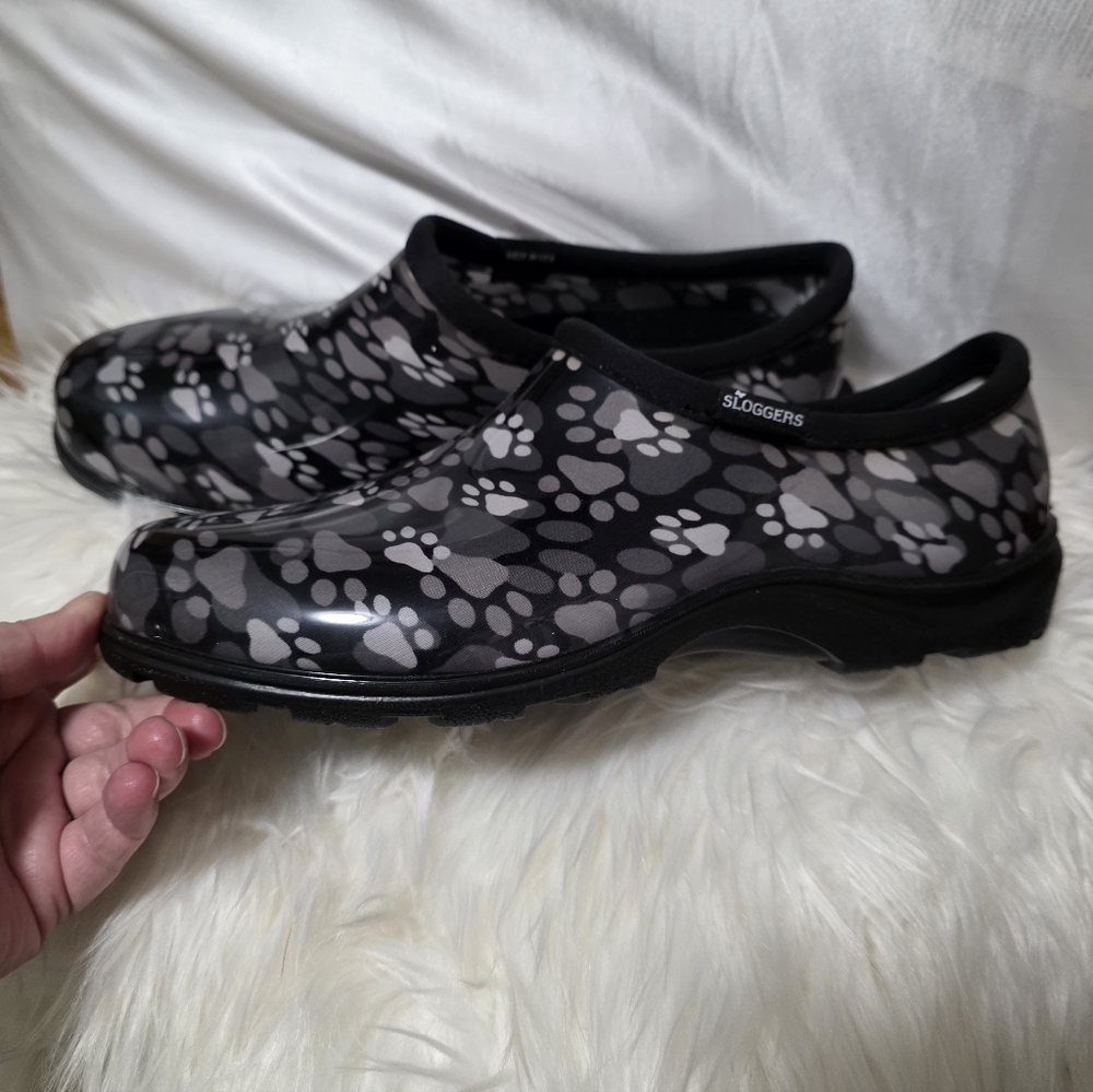 Sloggers/ Black and Gray Paw Print Garden Rain Shoes